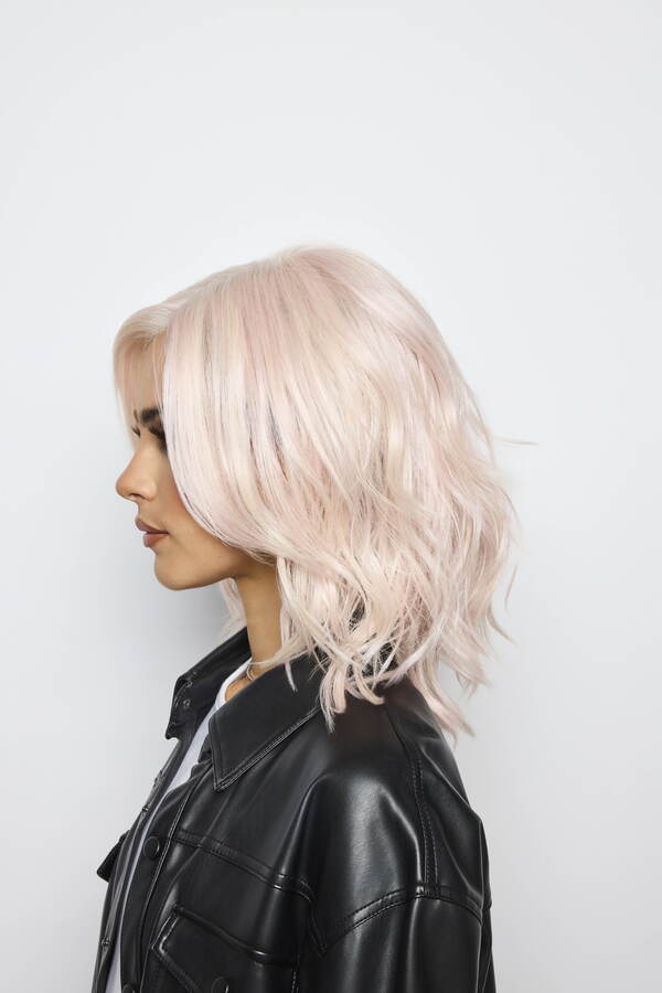 Dazzling Wavez Wig - 1513 Muse Collection Hot Buys