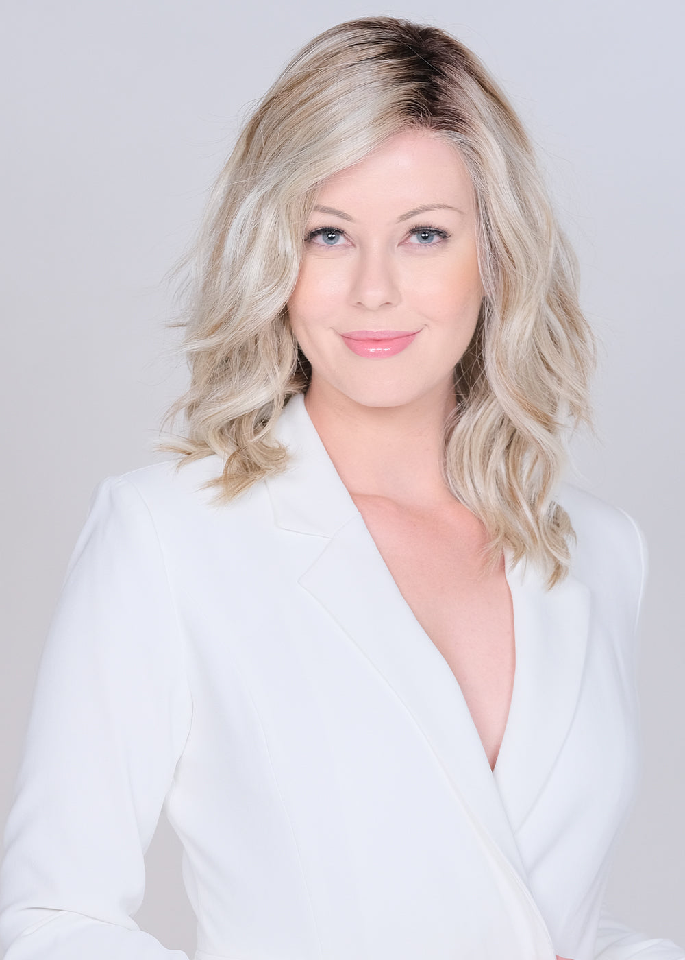 Belle Tress Hand-Tied Dalgona 16 V