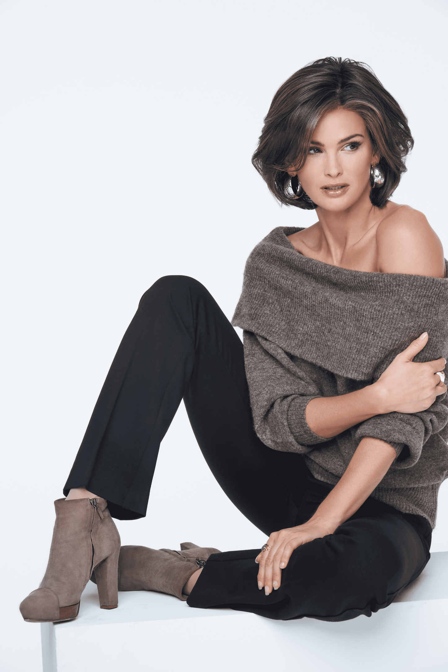 Raquel Welch In Charge - Average Cap