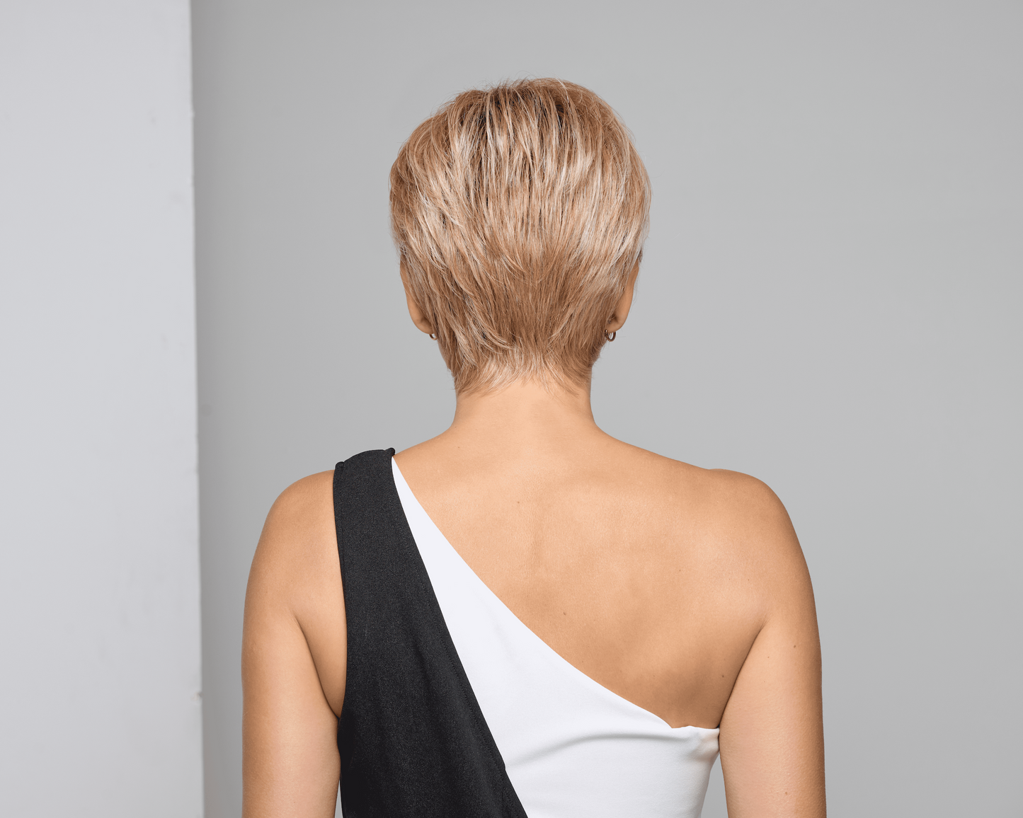 Raquel Welch Monologue - Petite Average Cap