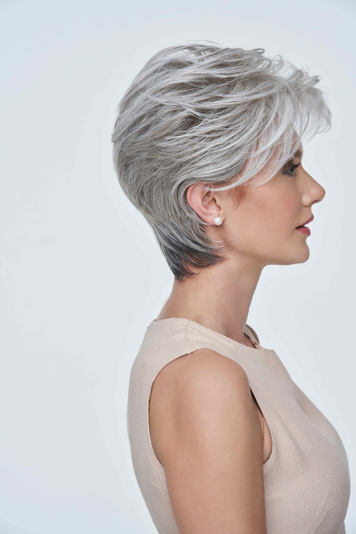 Raquel Welch Ready For Takeoff - Average Cap