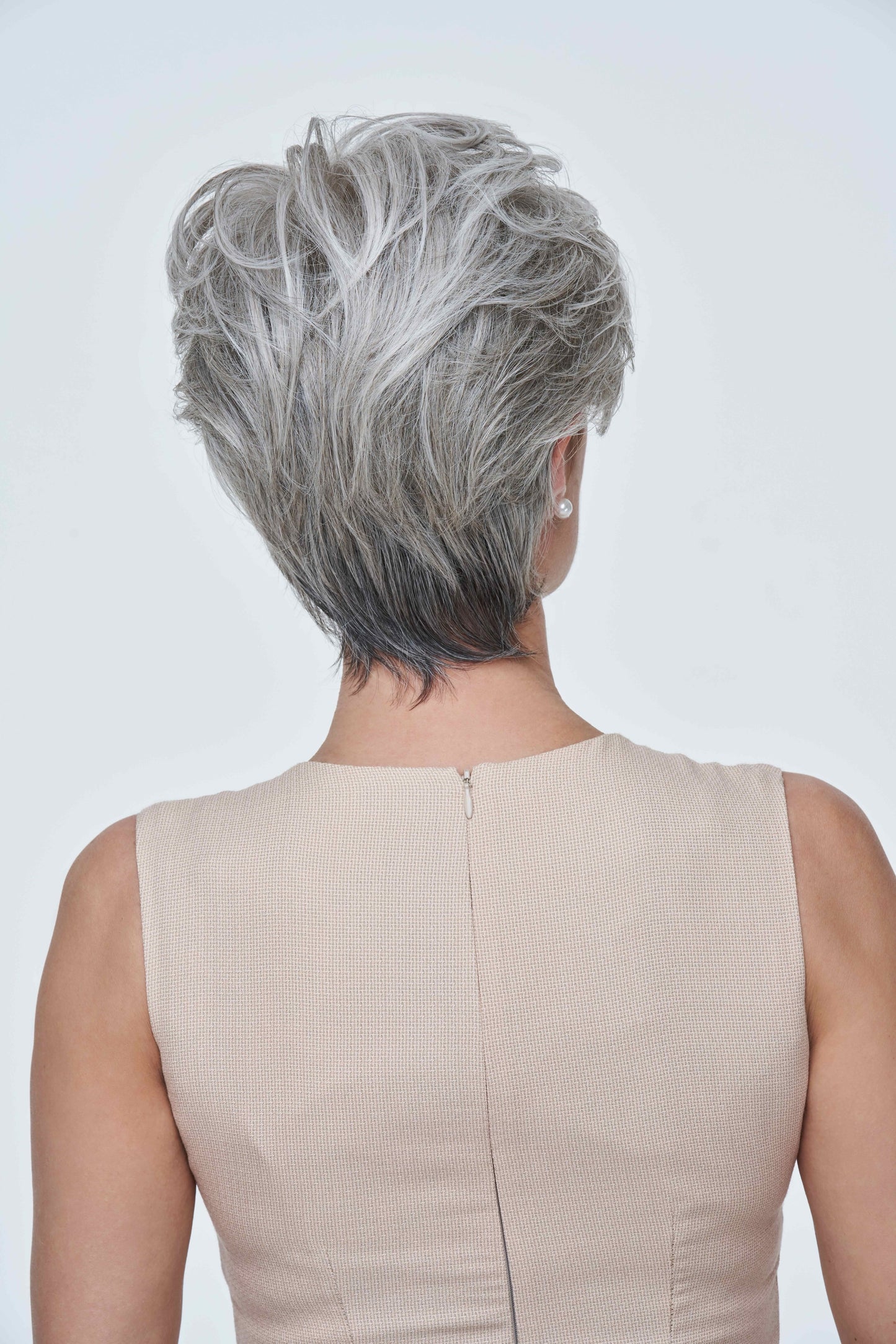 Raquel Welch Ready For Takeoff - Average Cap