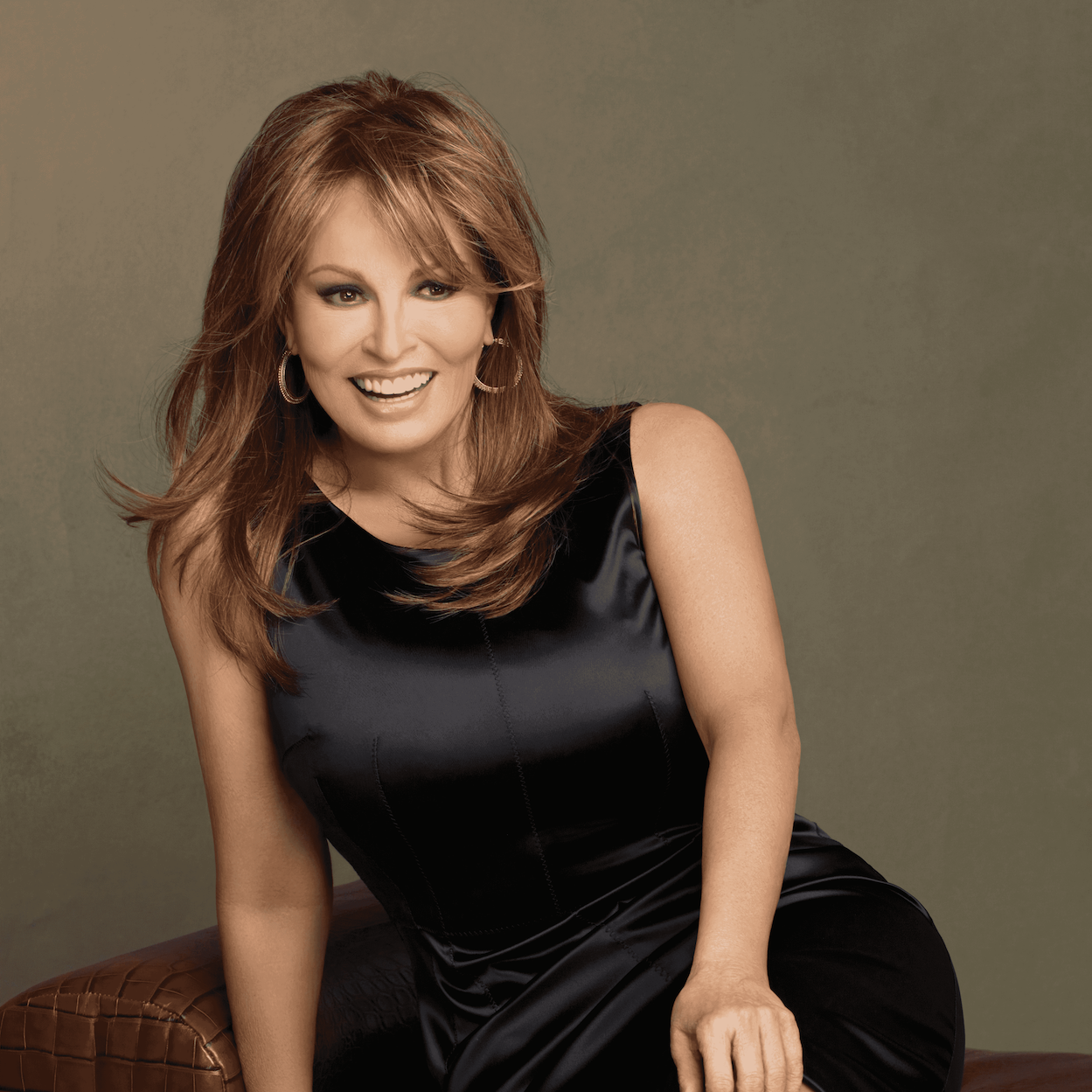 Raquel Welch Spotlight - Average Cap