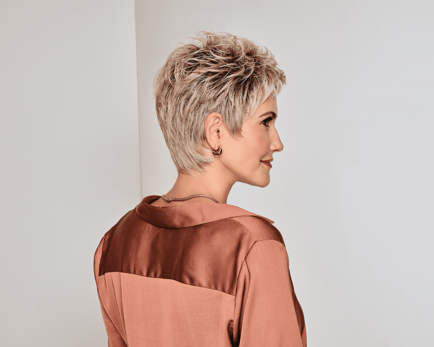 Raquel Welch Straight Chic - Average Cap