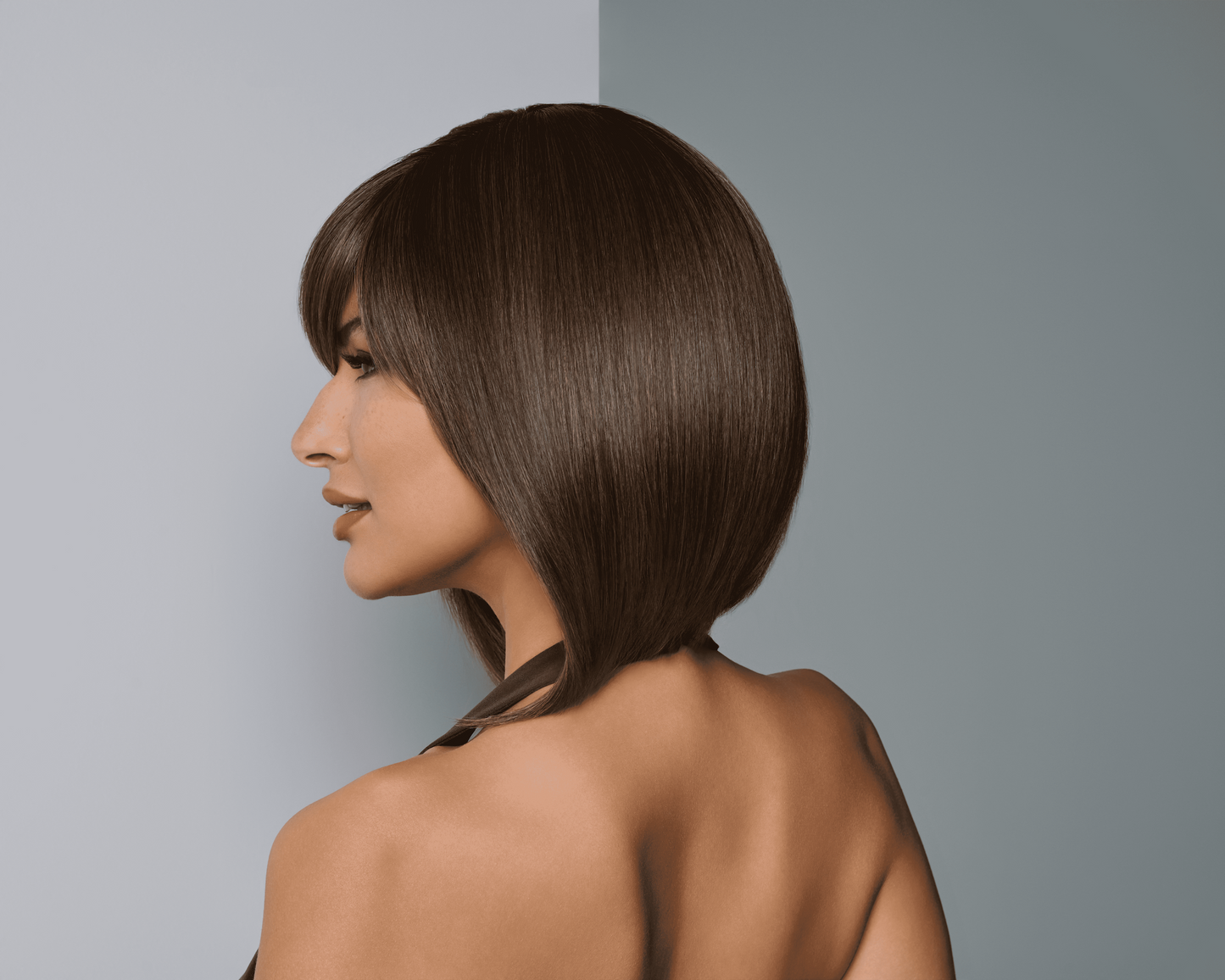 Raquel Welch Straight To Camera - Average Cap