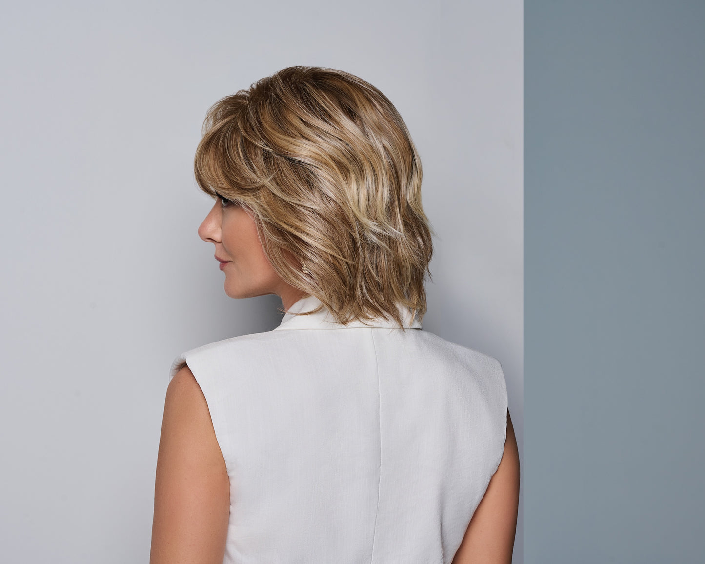 Raquel Welch Waves And Raves - Average Cap