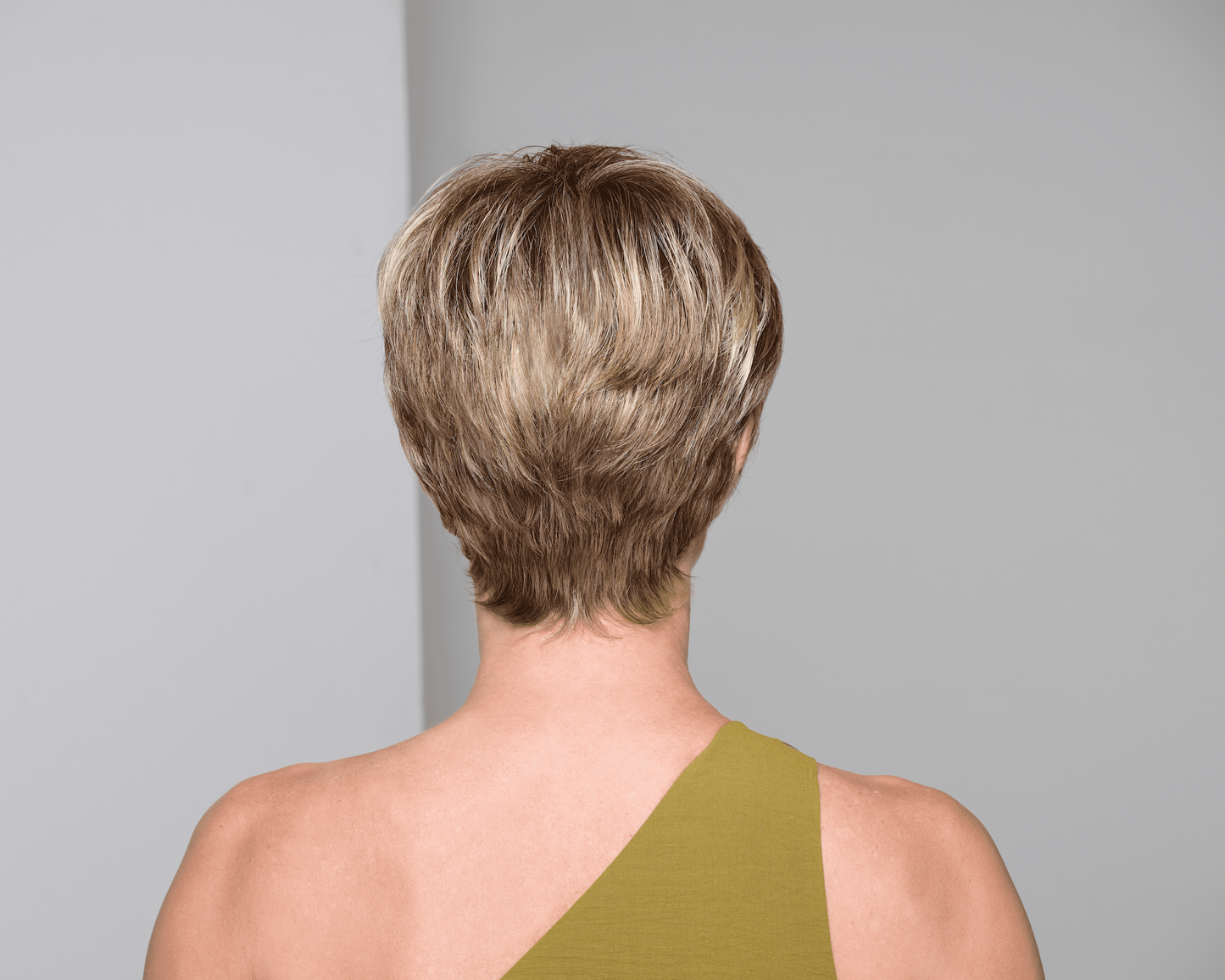 Raquel Welch Premium - Average Cap