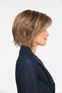 Raquel Welch Ahead of the Curve - Average Cap