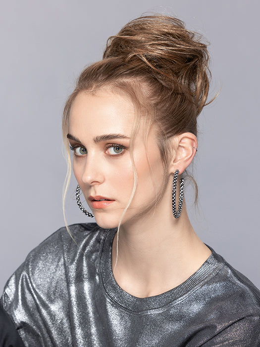 CASSIS in BERNSTEIN MIX 12.26.29 | Lightest Brown and Light Golden Blonde with Light Honey Blonde Blend 