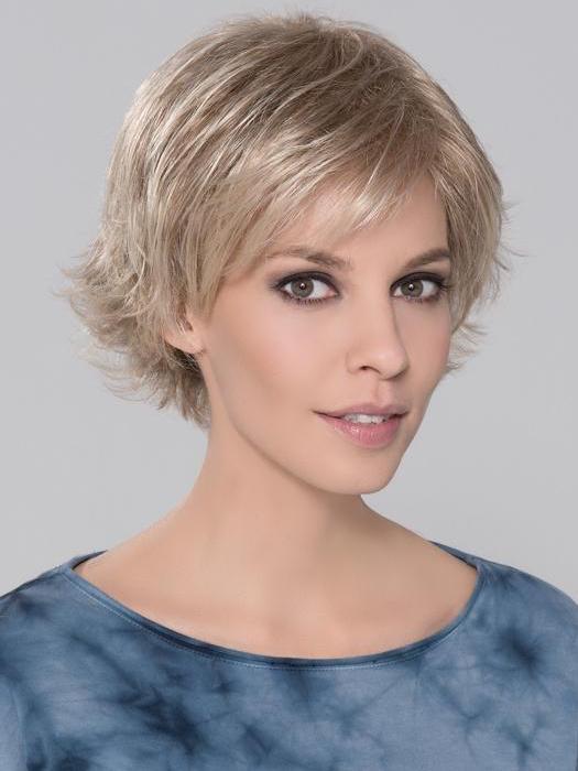 DATE MONO by ELLEN WILLE in CHAMPAGNE ROOTED 22.20.25 | Light Neutral Blonde, Light Strawberry Blonde, Lightest Golden Blonde Blend with Shaded Roots
